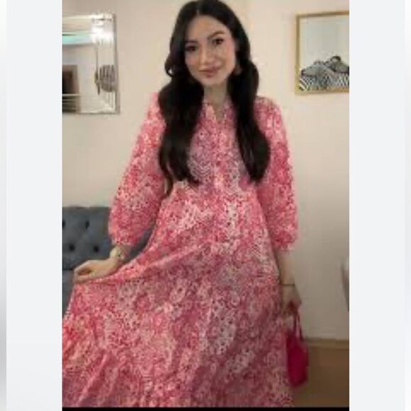 - Zara
PRINTED TIERED DRESS - Picture 3 of 9